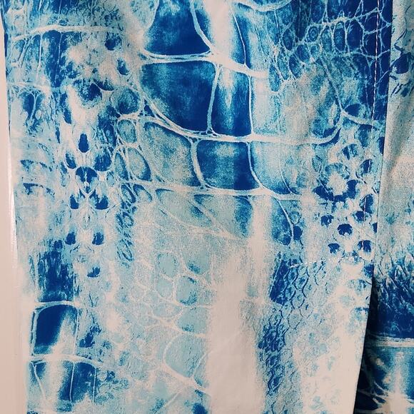 Carlisle Women's Blue & White Alligator Print Knee Length Skirt Size 10 Chains - Picture 3 of 12